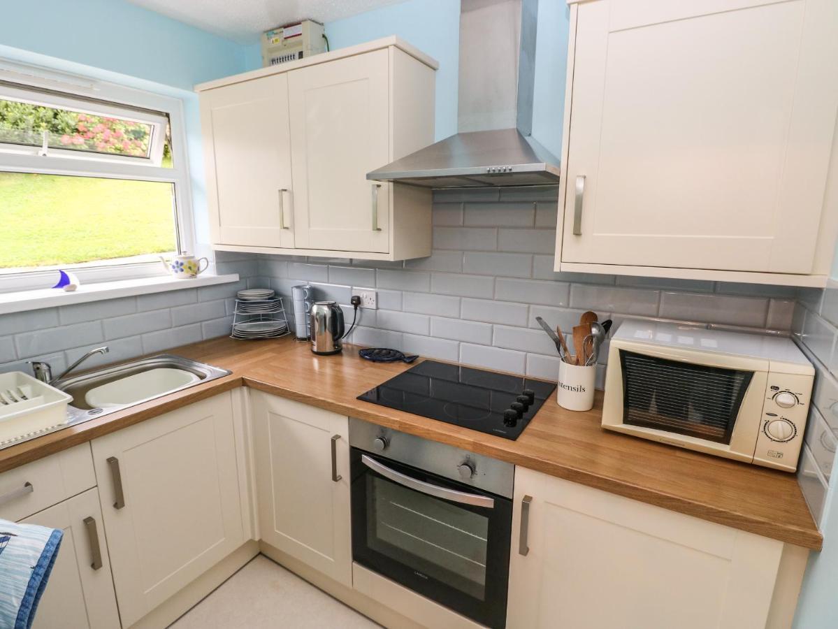 Вилла Number 6 Oxwich Leisure Park Суонси Экстерьер фото