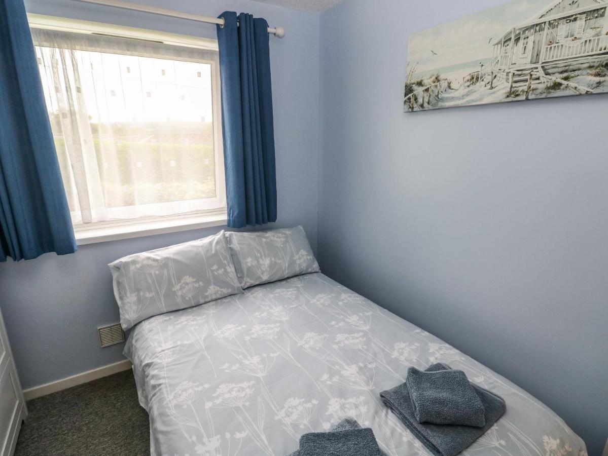 Вилла Number 6 Oxwich Leisure Park Суонси Экстерьер фото